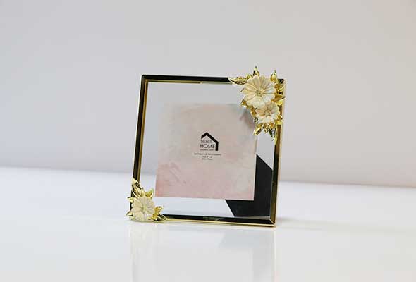 Pretty Garden Chrysanthemum Photo Frame