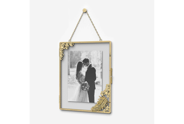 Daisy Golden Metal Hanging Photo Frame