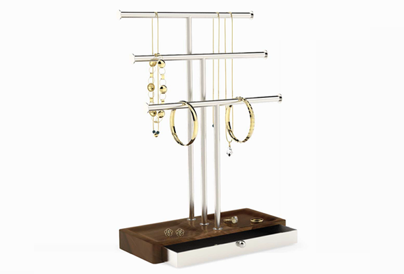 Professional analysis: 3 The perfect combination of T-bar jewelry holder and rectangular wood base